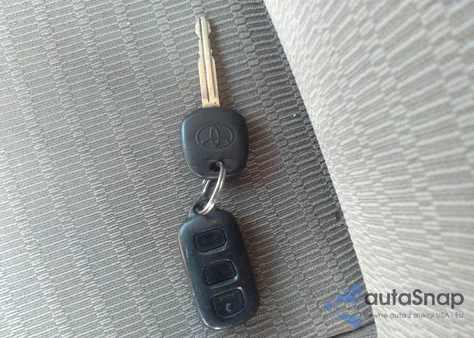 2005 Toyota Camry Xle z USA, uszkodzony, nr VIN 4T1BE30K85U049360